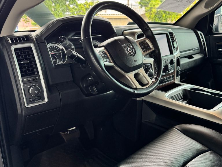 RAM CLASSIC LARAMIE 5.7 CD V8 4X4 Aut.