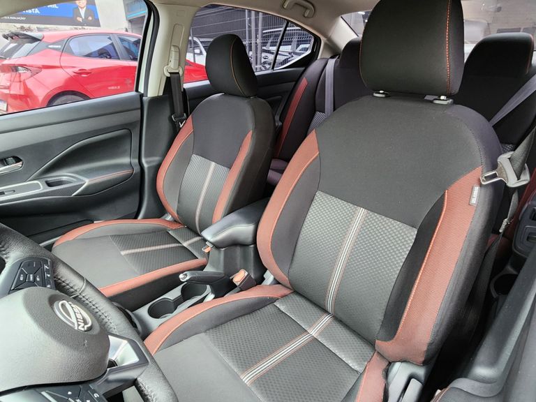 Nissan VERSA SR 1.6 16V Flex Aut.