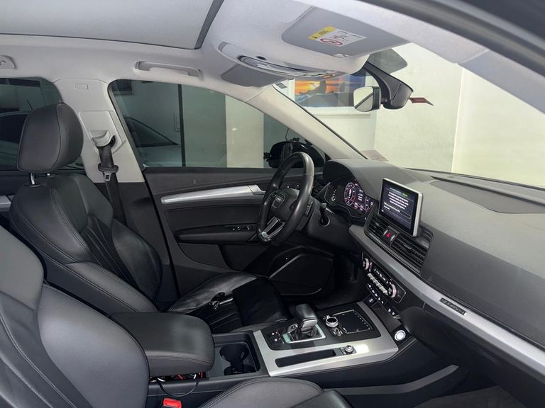 Audi Q5 Ambiente 2.0 TFSI Quattro S tronic