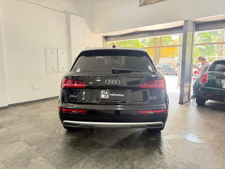 Audi Q5 Ambiente 2.0 TFSI Quattro S tronic