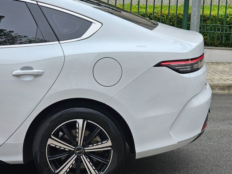 BYD King GS 1.5 16V Aut. (Hibrido)