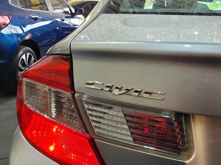 Honda Civic Sedan LXR 2.0 Flexone 16V Aut. 4p