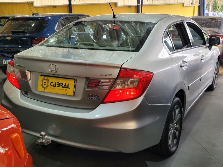 Honda Civic Sedan LXR 2.0 Flexone 16V Aut. 4p