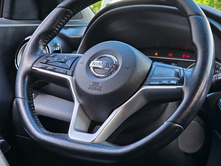 Nissan KICKS SL 1.6 16V FlexStar 5p Aut.