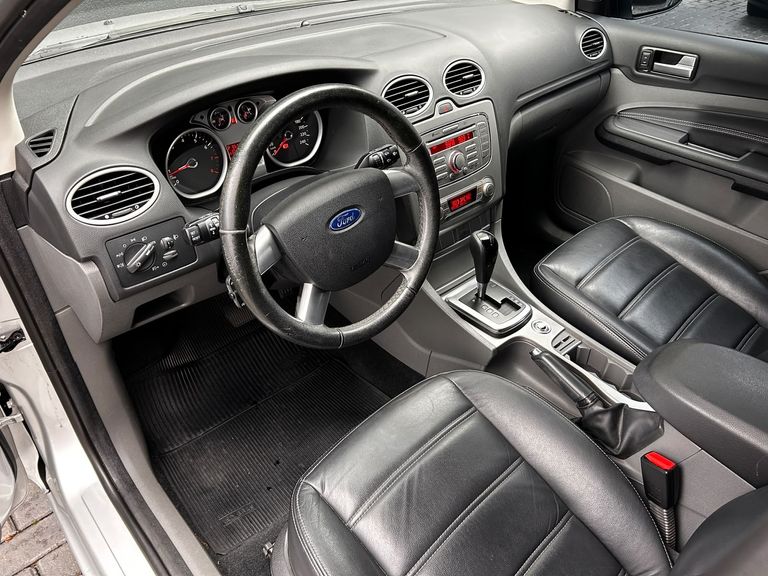 Ford Focus 2.0 16V/SE/SE Plus Flex 5p Aut.