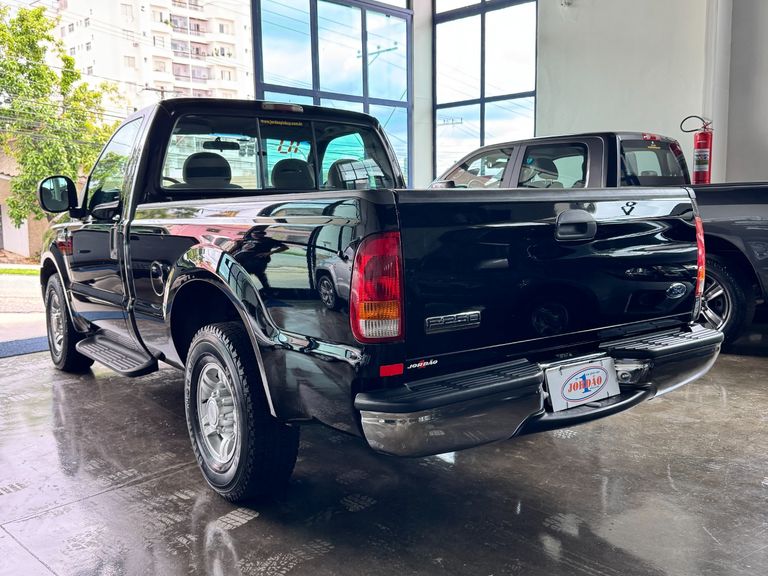 Ford F-250 XLT 3.9 4x2 Diesel TB