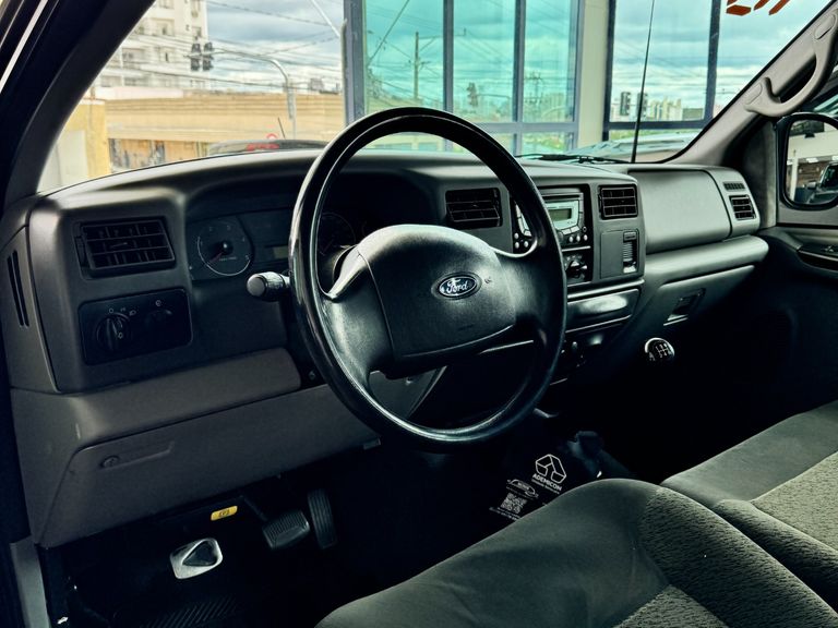 Ford F-250 XLT 3.9 4x2 Diesel TB
