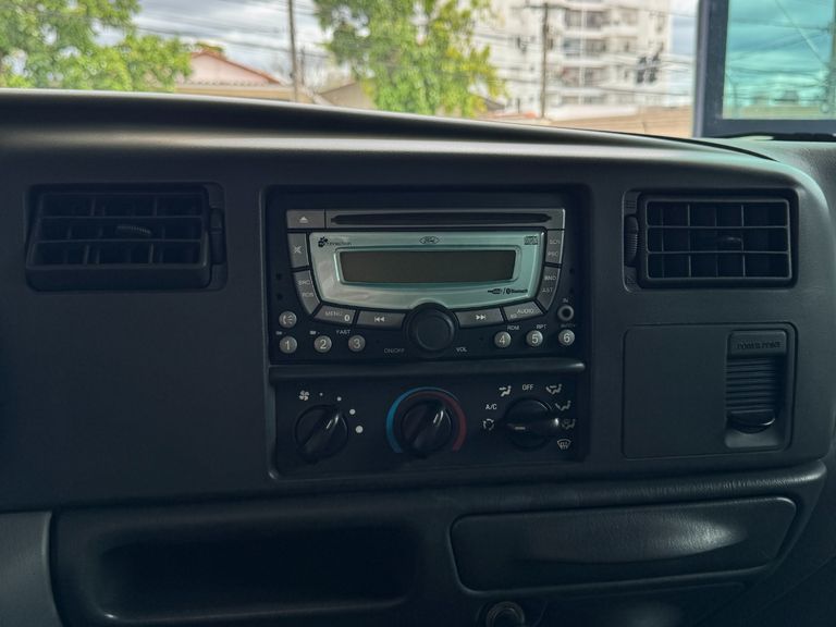 Ford F-250 XLT 3.9 4x2 Diesel TB