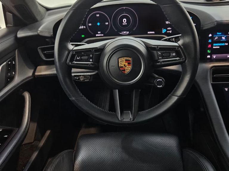 Porsche Taycan Turbo (Elétrico)