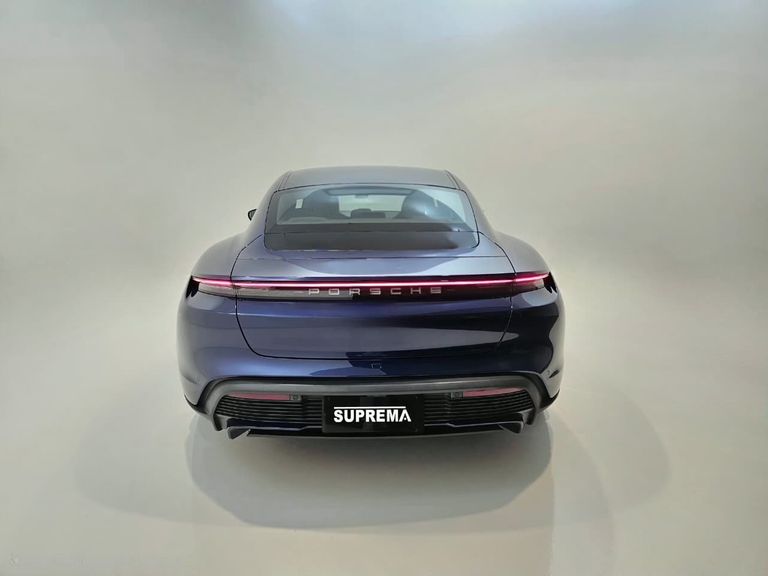 Porsche Taycan Turbo (Elétrico)