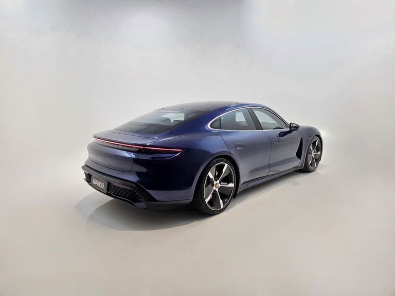 Porsche Taycan Turbo (Elétrico)