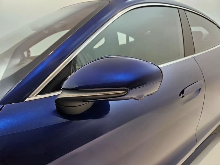 Porsche Taycan Turbo (Elétrico)