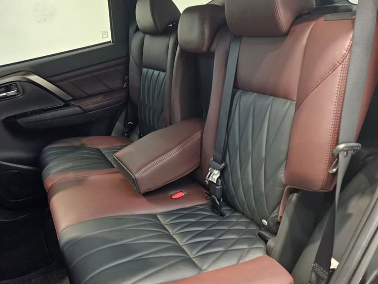 Mitsubishi Pajero Sport Le.Black 2.4 4x4 (Die) Aut.