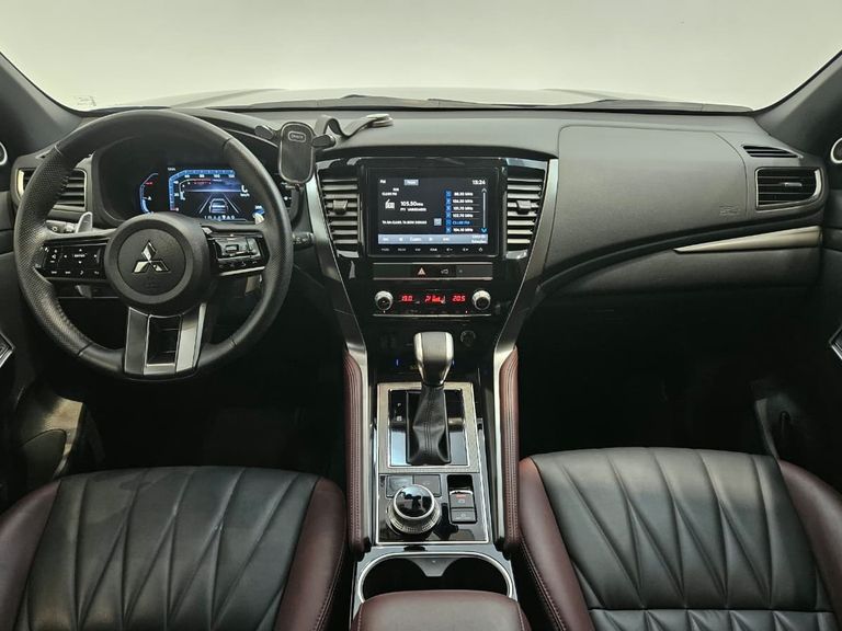 Mitsubishi Pajero Sport Le.Black 2.4 4x4 (Die) Aut.