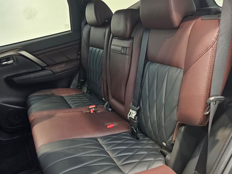 Mitsubishi Pajero Sport Le.Black 2.4 4x4 (Die) Aut.