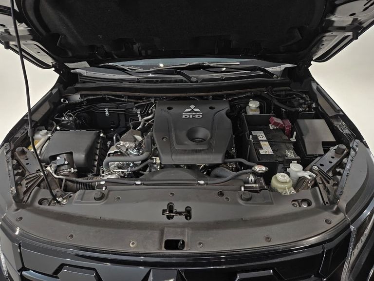 Mitsubishi Pajero Sport Le.Black 2.4 4x4 (Die) Aut.