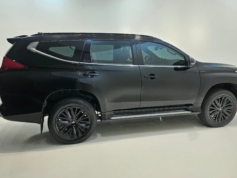 Mitsubishi Pajero Sport Le.Black 2.4 4x4 (Die) Aut.
