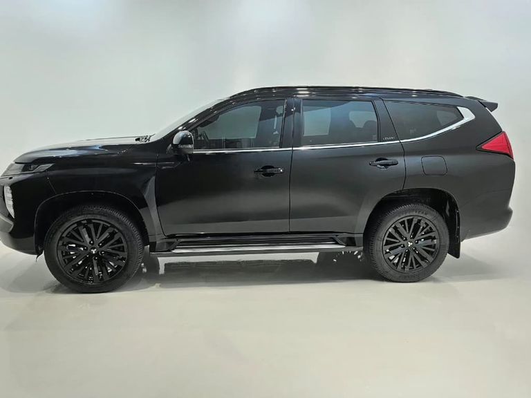 Mitsubishi Pajero Sport Le.Black 2.4 4x4 (Die) Aut.