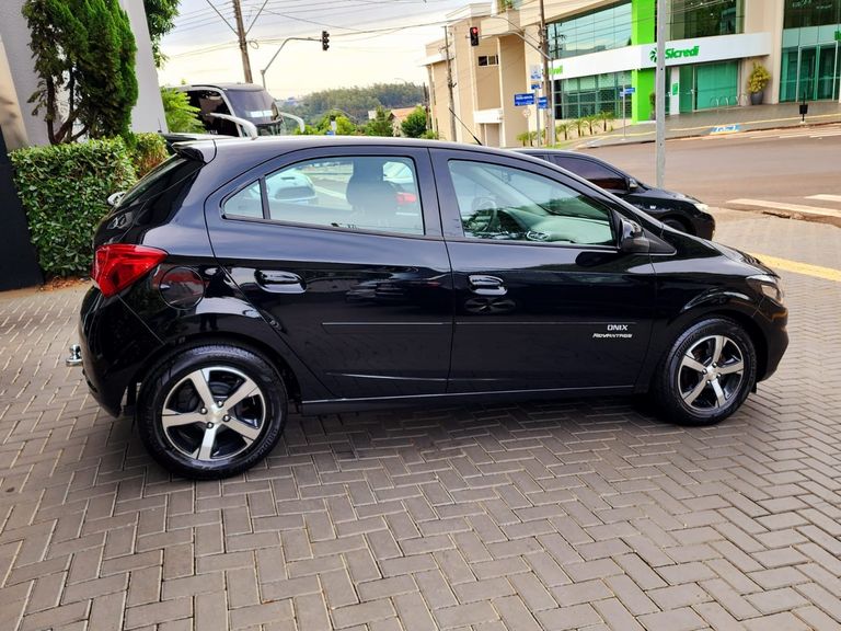 Chevrolet ONIX HATCH ADVANTAGE 1.4 8V Flex 5p Aut.