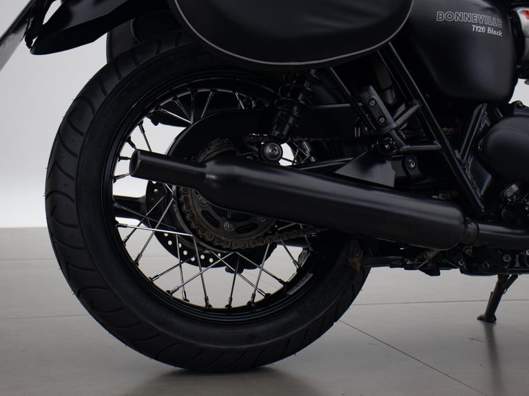 TRIUMPH BONNEVILLE T120 BLACK