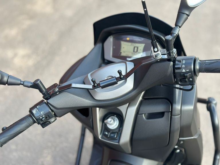 YAMAHA NMAX 160