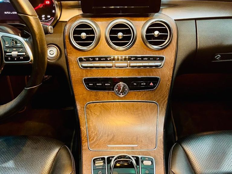Mercedes 1.6 CGI GASOLINA EXCLUSIVE 9G-TRONIC