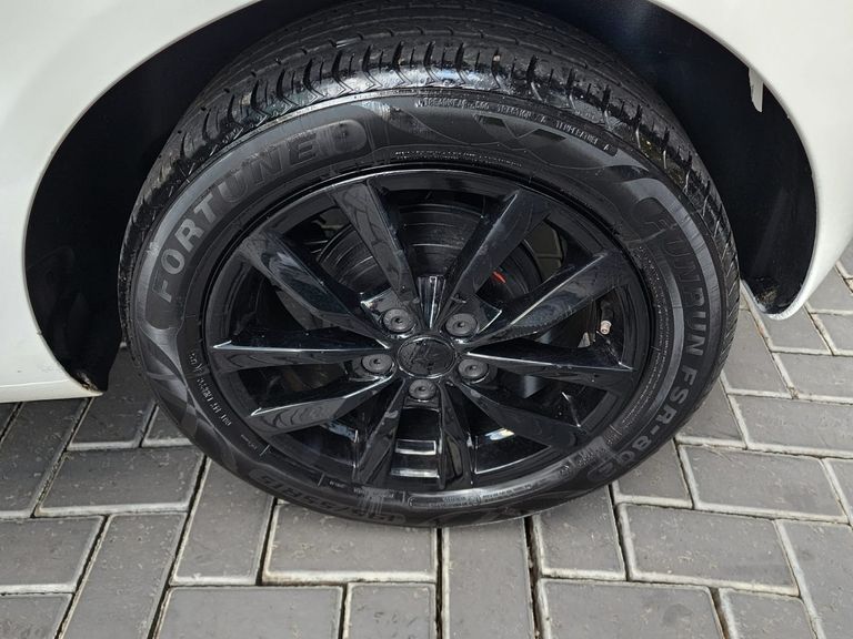 VolksWagen Fox Rock in Rio 1.6 Mi Total Flex 8V 5p