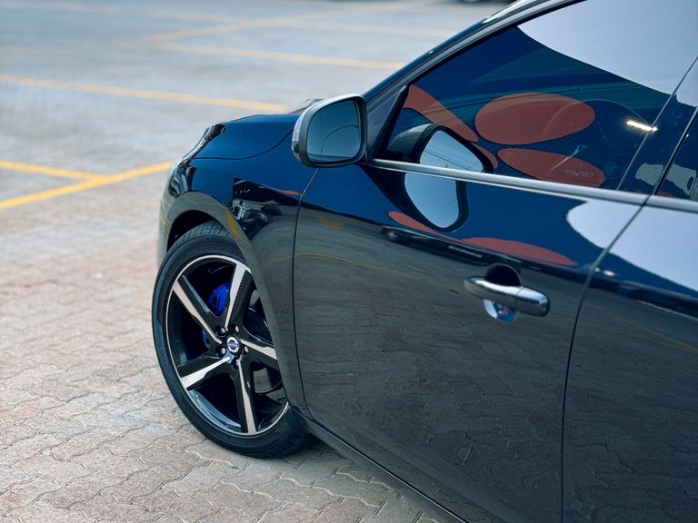 Volvo V60 T-6 R-DESIGN 3.0 AWD 4p