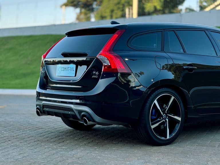 Volvo V60 T-6 R-DESIGN 3.0 AWD 4p