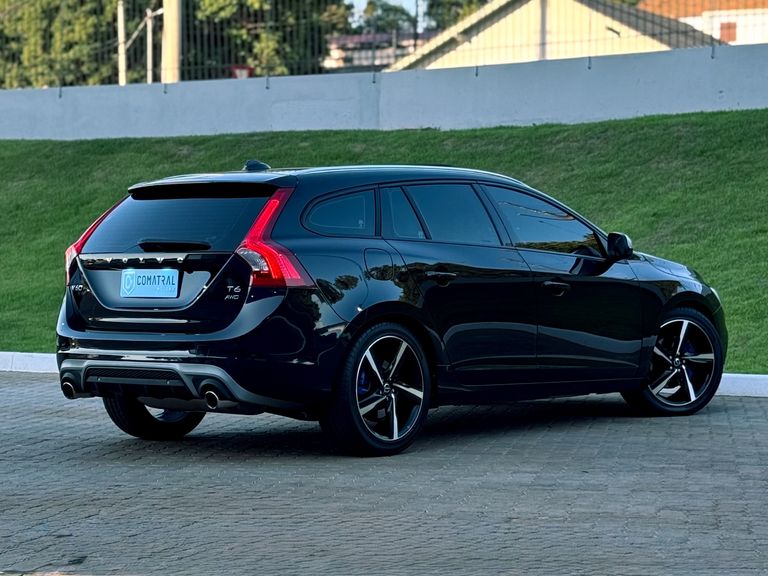 Volvo V60 T-6 R-DESIGN 3.0 AWD 4p