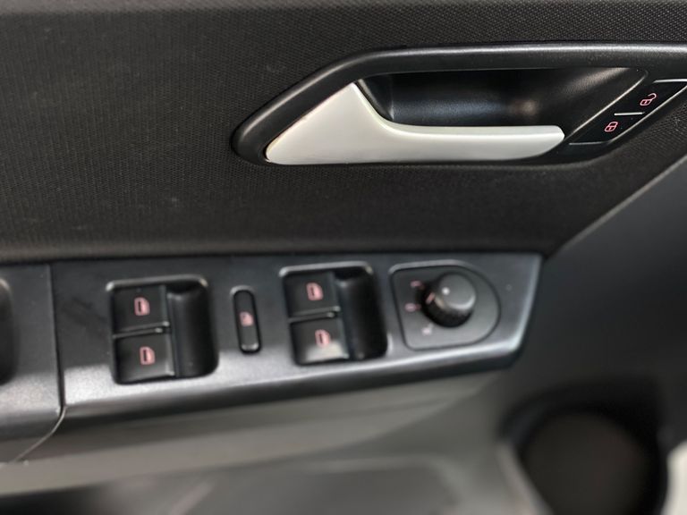 VolksWagen Fox Connect 1.6 Flex 8V 5p