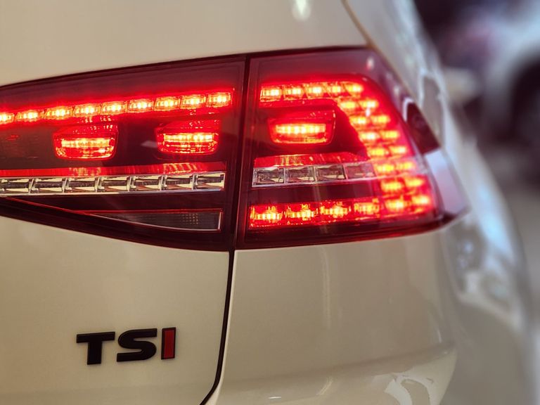 VolksWagen Golf GTi 2.0 TSI 220cv Aut.