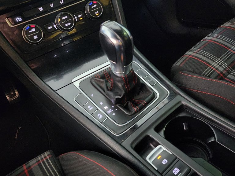 VolksWagen Golf GTi 2.0 TSI 220cv Aut.