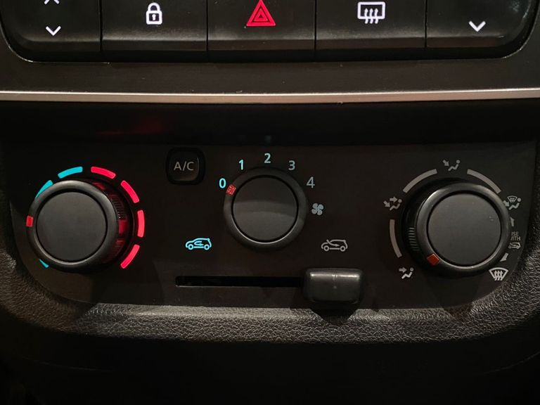 Renault ZEN 1.0 MT