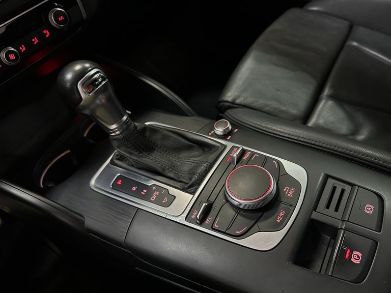 Audi A3 Sed.1.8/1.8 Ambit.16V TB FSI S-tronic