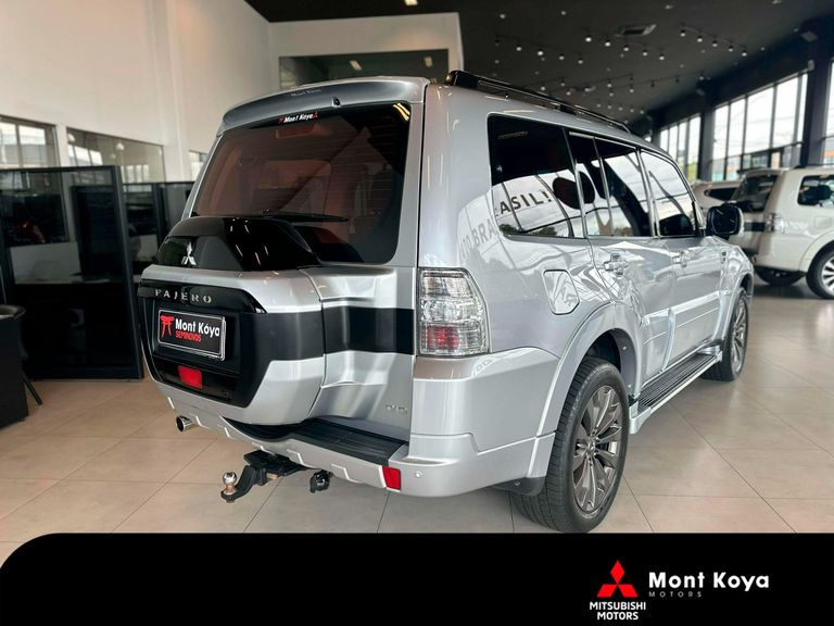 Mitsubishi Pajero HPE Full 3.2 4x4 T.I.Dies. 5p Aut