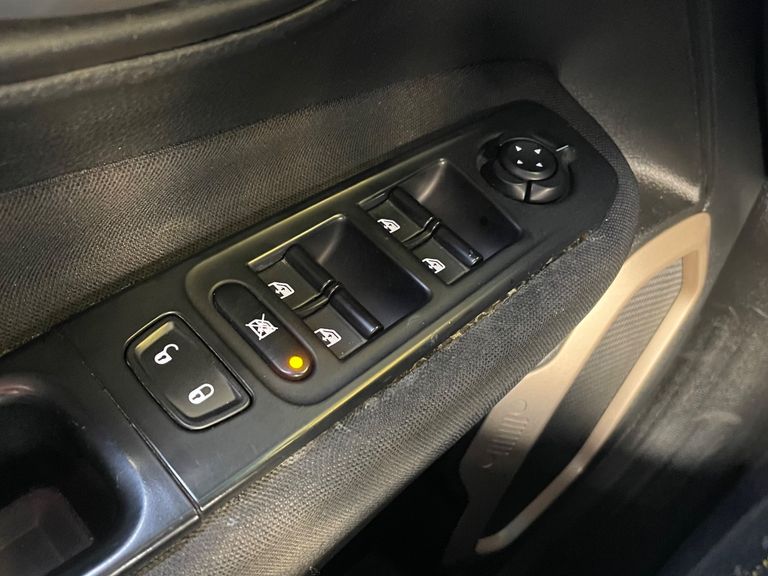 Jeep Renegade Sport 1.8 4x2 Flex 16V Aut.