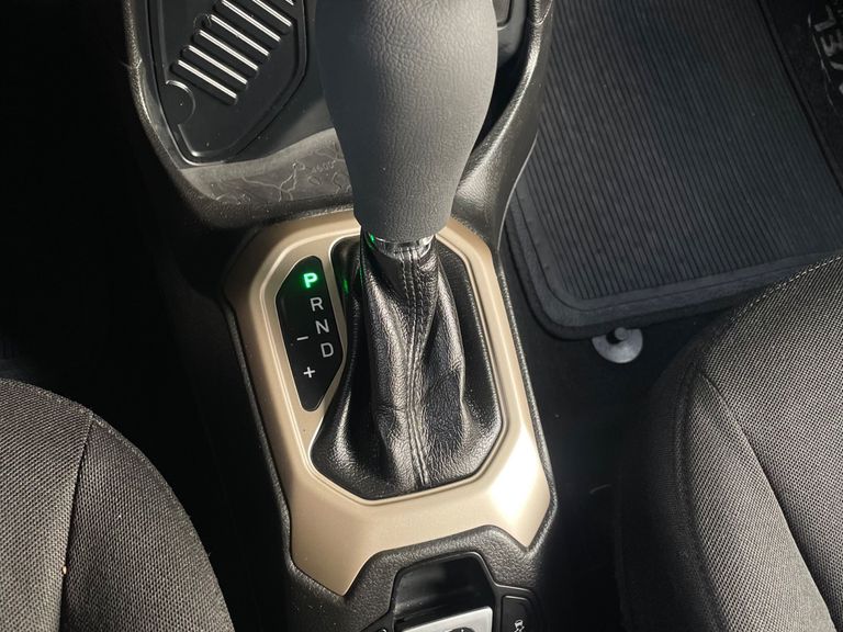 Jeep Renegade Sport 1.8 4x2 Flex 16V Aut.