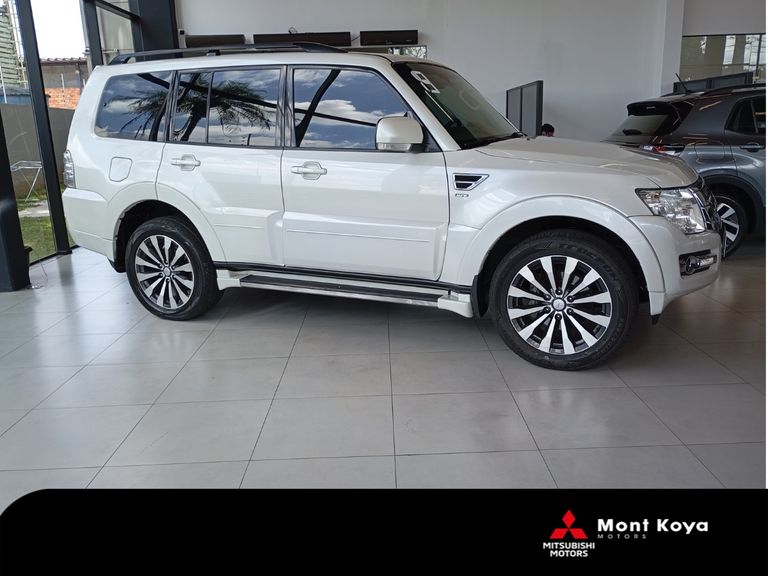 Mitsubishi Pajero HPE Full 3.2 4x4 T.I.Dies. 5p Aut