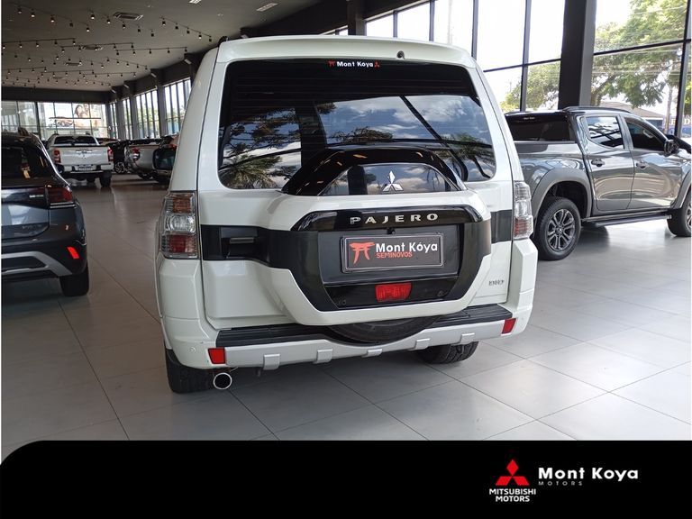 Mitsubishi Pajero HPE Full 3.2 4x4 T.I.Dies. 5p Aut