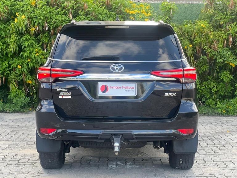 Toyota Hilux SW4 SRX 4x4 2.8 TDI 16V Dies. Aut.