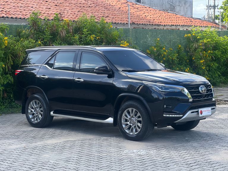 Toyota Hilux SW4 SRX 4x4 2.8 TDI 16V Dies. Aut.