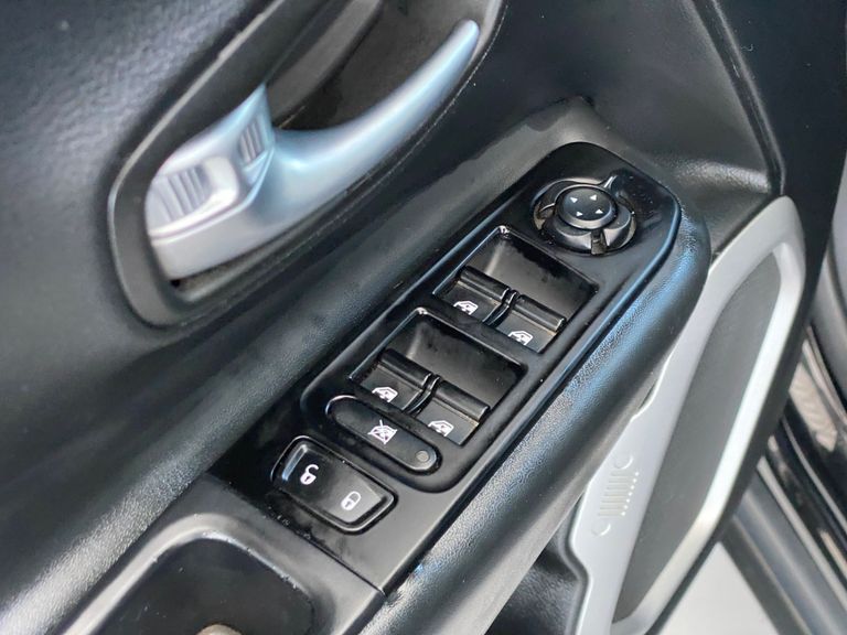 Jeep Renegade Longitude 1.8 4x2 Flex 16V Aut.