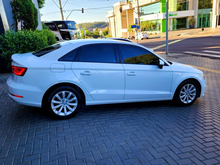 Audi A3 Sedan 1.4/ Attra. 16V TB FSI S-tronic