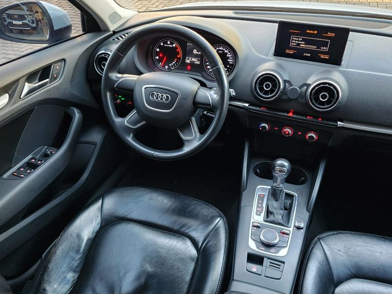 Audi A3 Sedan 1.4/ Attra. 16V TB FSI S-tronic