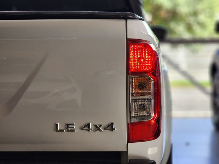 Nissan Frontier LE CD 4x4 2.3 Bi-TB Diesel Aut.