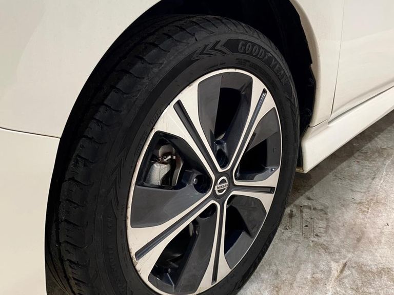 Nissan LEAF Aut. (Elétrico)