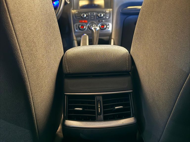 Citroën C4 LOUNGE Exclusive 1.6 Turbo 4p Aut.