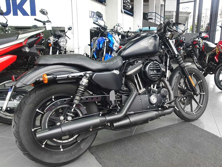 Harley XL 883N IRON