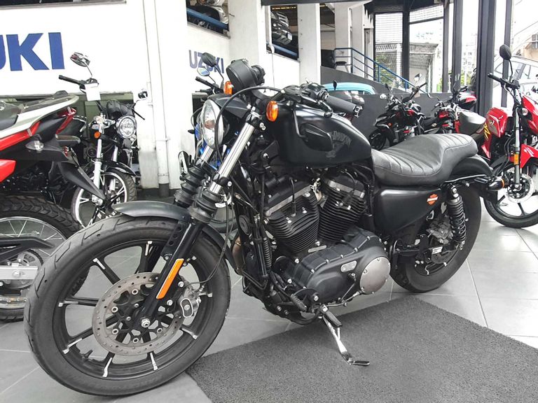 Harley XL 883N IRON